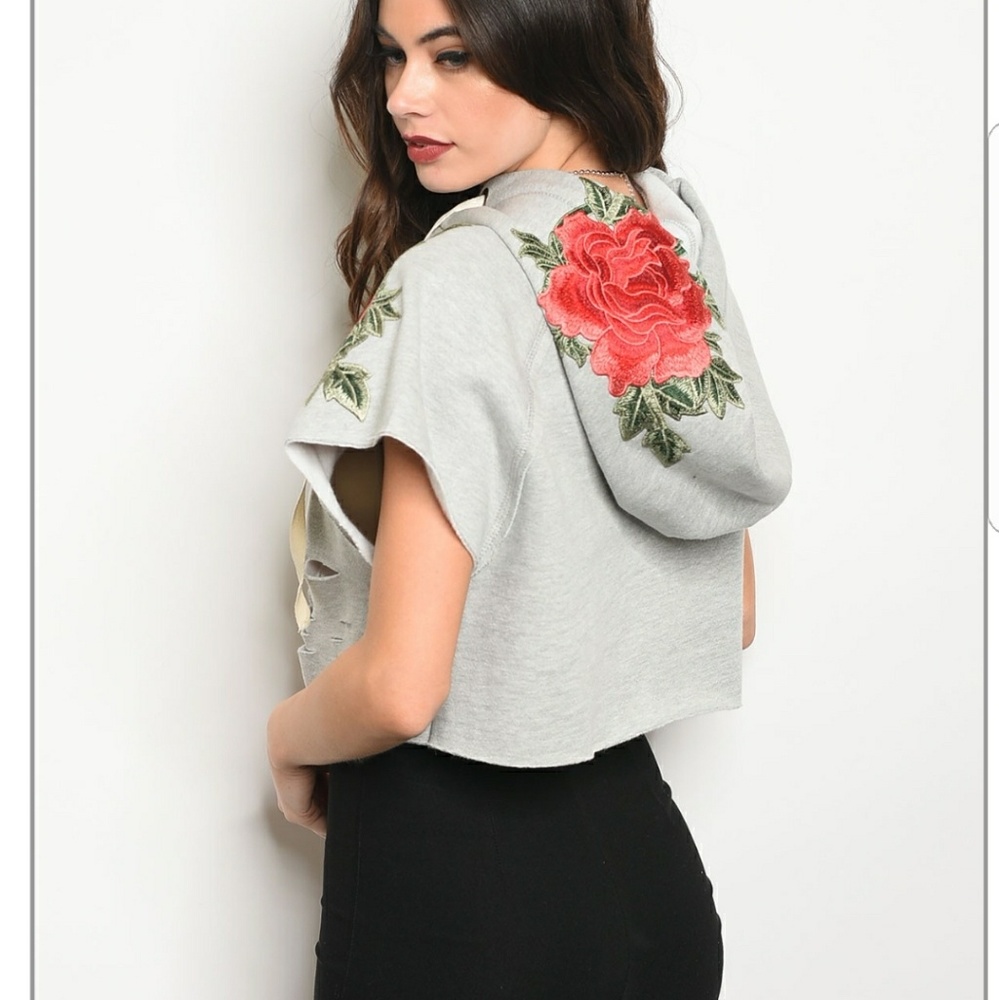 💦🔥Clearance /GRAY WITH RED 🌹 SWEATER  TOP - Picture 2 of 3